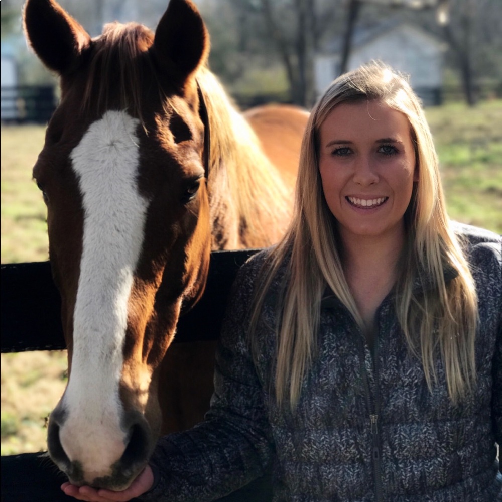 Meet your Posher, Alexis